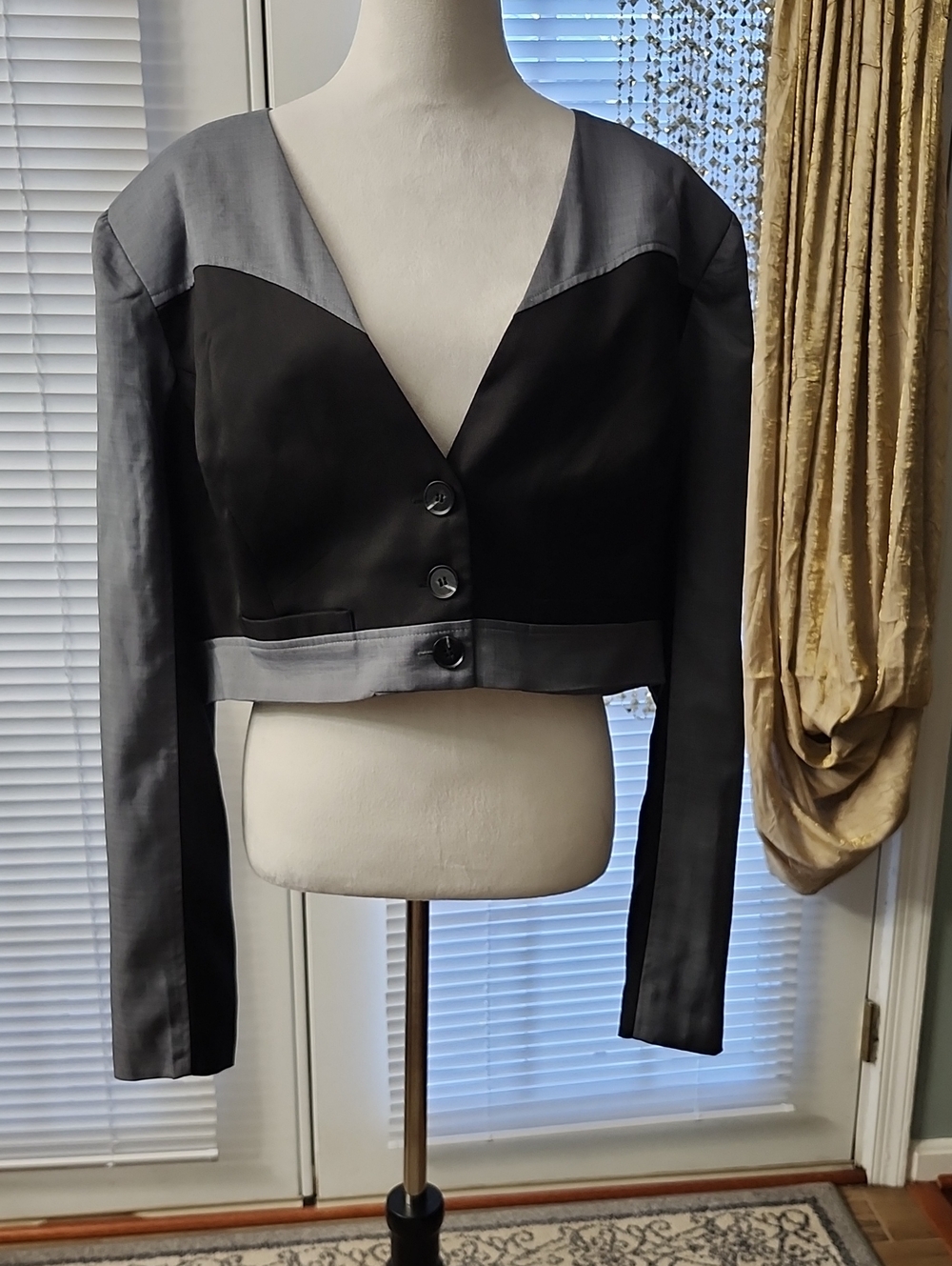 Fashion Nova Two-Tone Cropped Blazer in Black and Gray